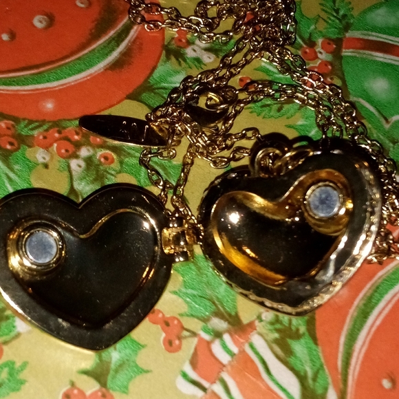 Beautiful NY Gold Tone Rhinestone Locket Necklace 32 Inch Chain Christmas Gifts - Picture 5 of 10